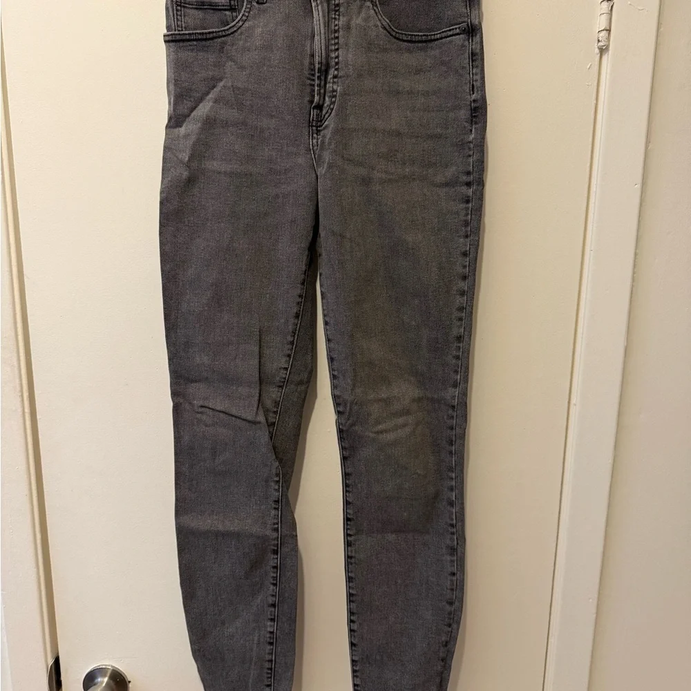Gray High-Waisted Jeans - Picture 1 of 4